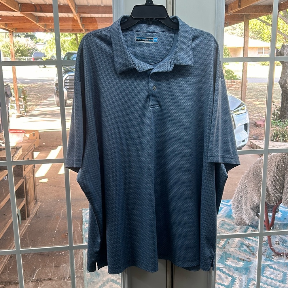 Men’s golf shirt. 4XB.  Roundtree and Yorke.
